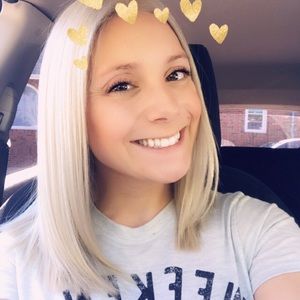 Meet your Posher, Becca